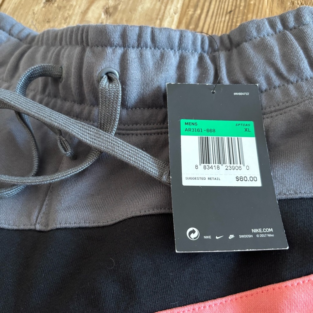 NWT Nike Swoosh Fleece Sweat Shorts Pink Gaze Contrast 
AR3161-668 Men's XL - Picture 5 of 9